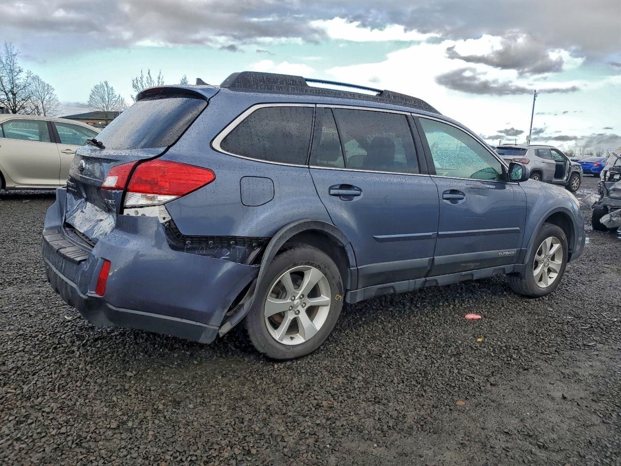 2014 SUBARU Outback