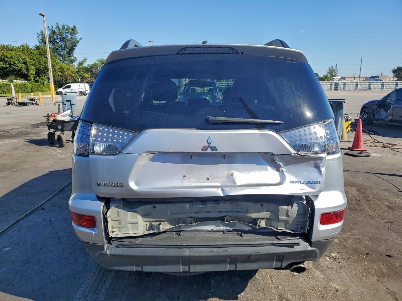 2010 MITSUBISHI outlander