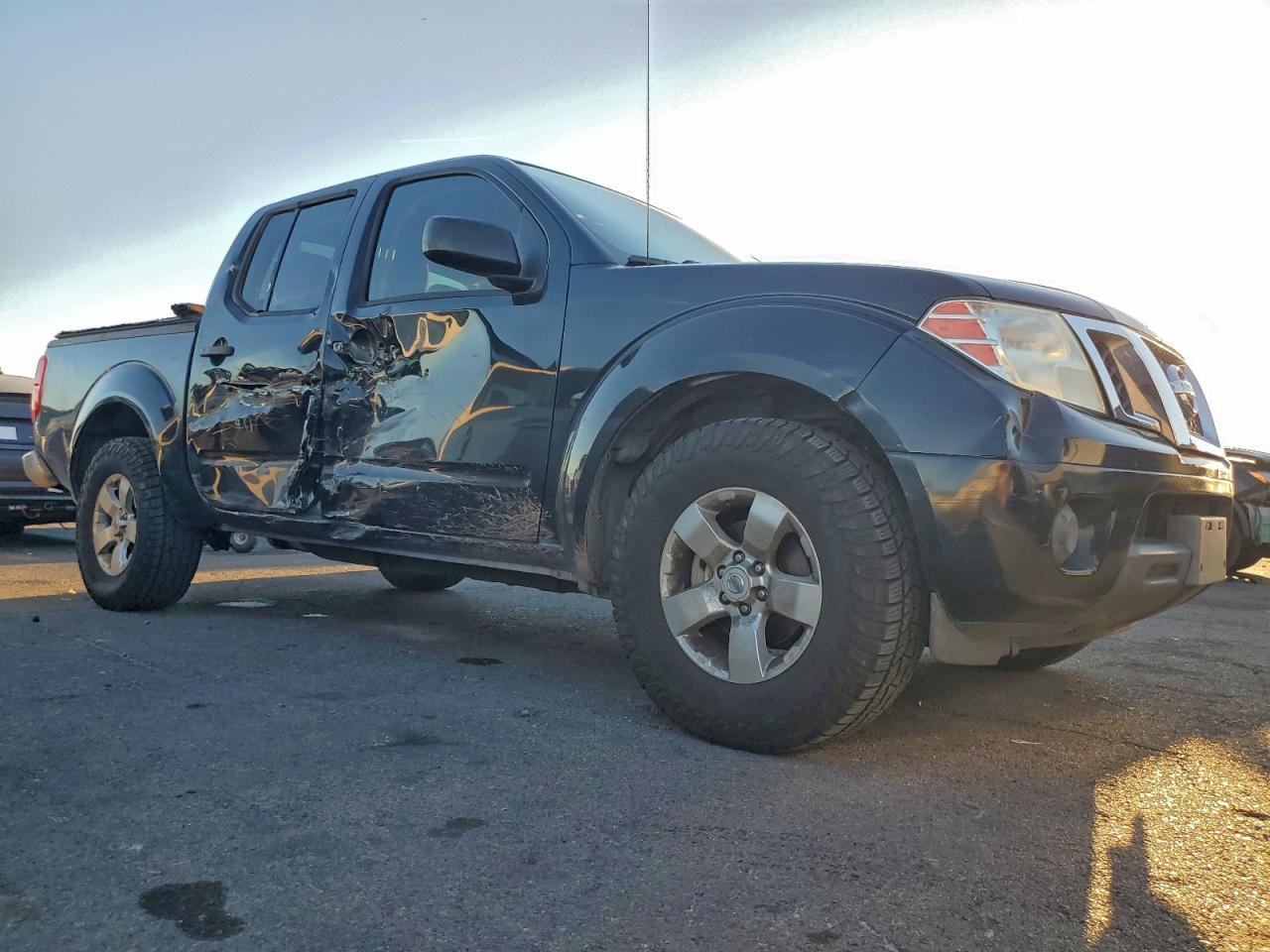 2012 NISSAN Frontier