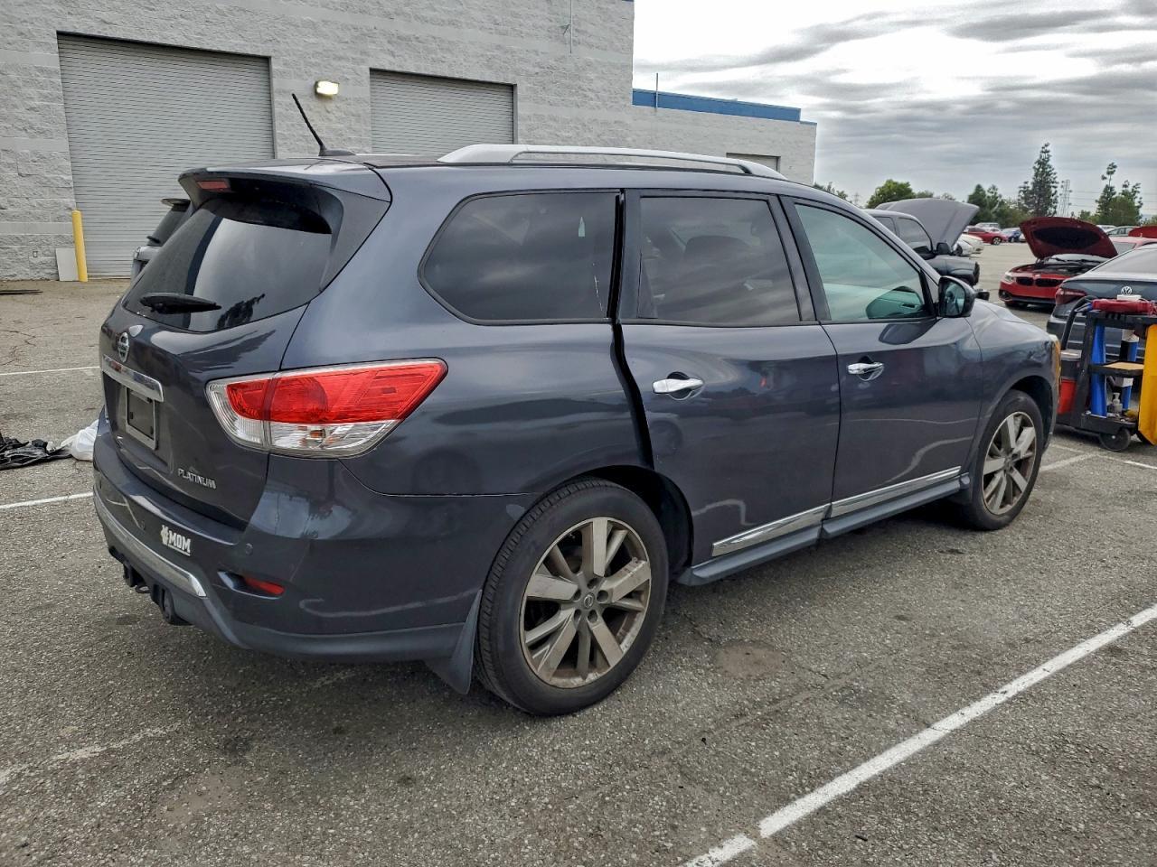 2013 NISSAN PATHFINDER