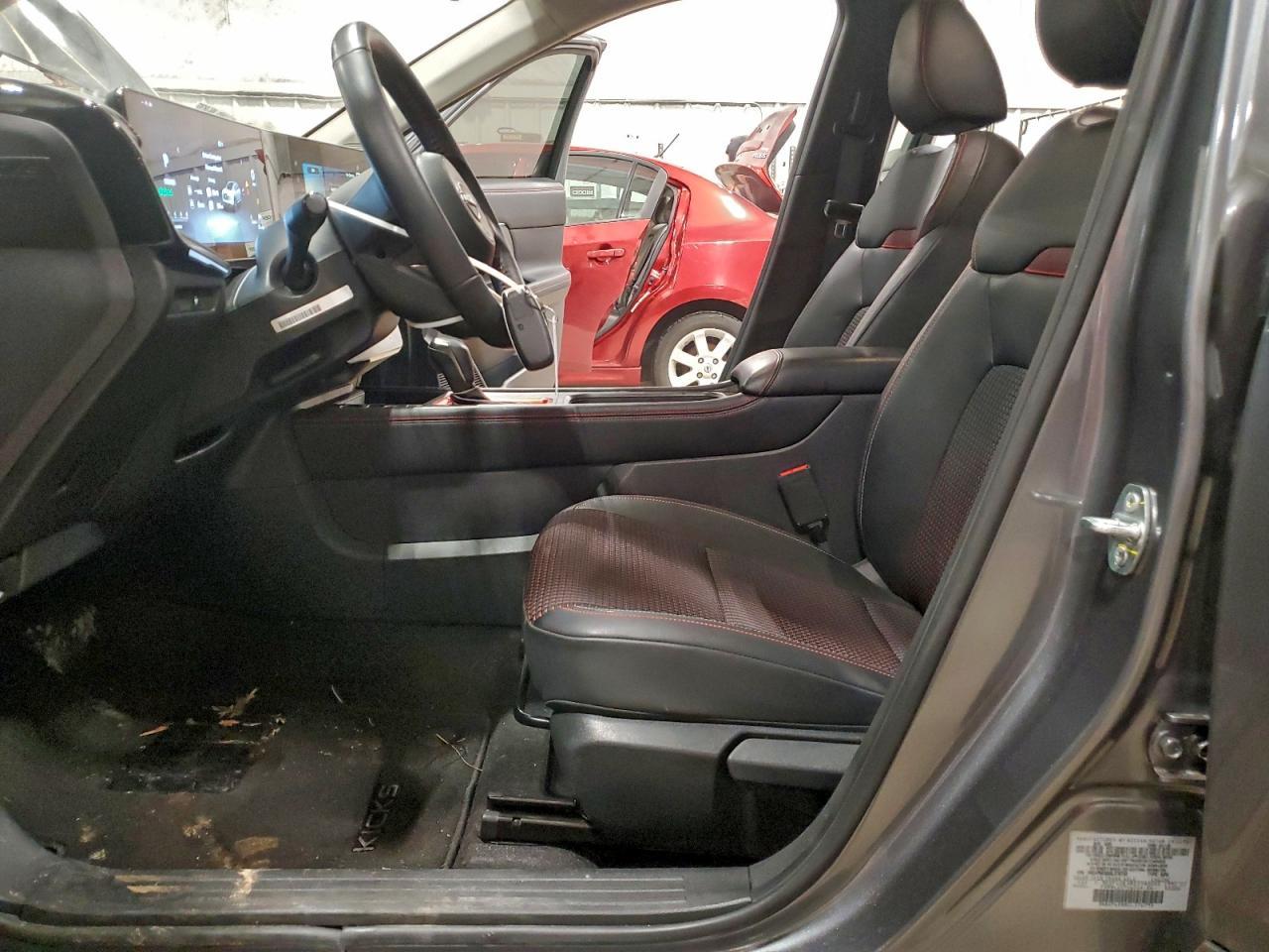 2025 NISSAN KICKS