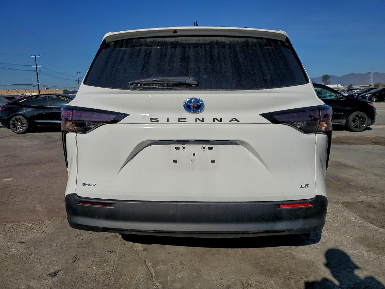 2025 TOYOTA SIENNA