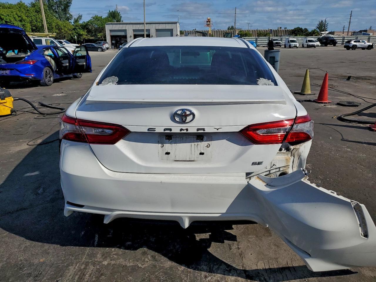 2018 TOYOTA CAMRY