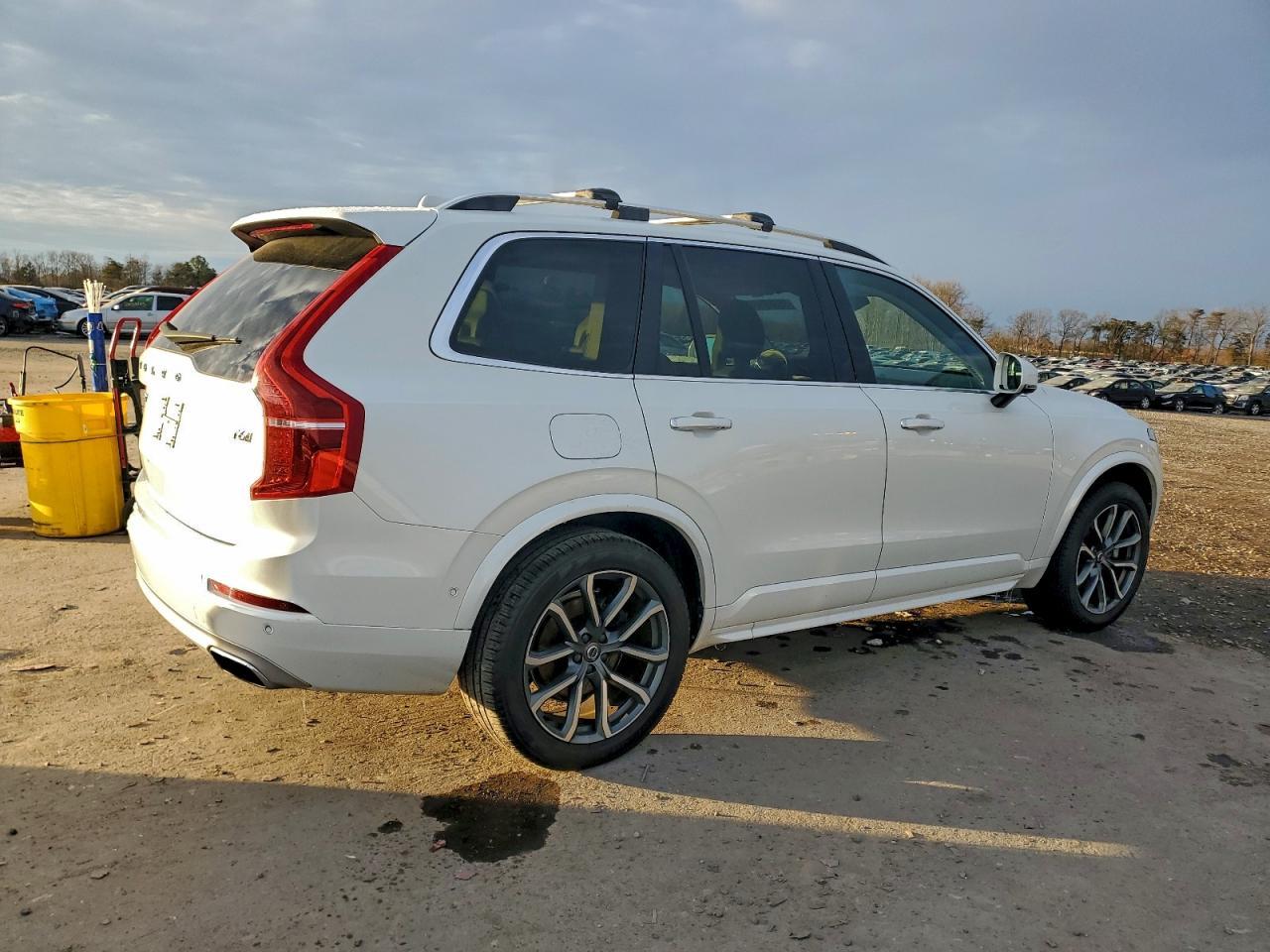2018 VOLVO XC90