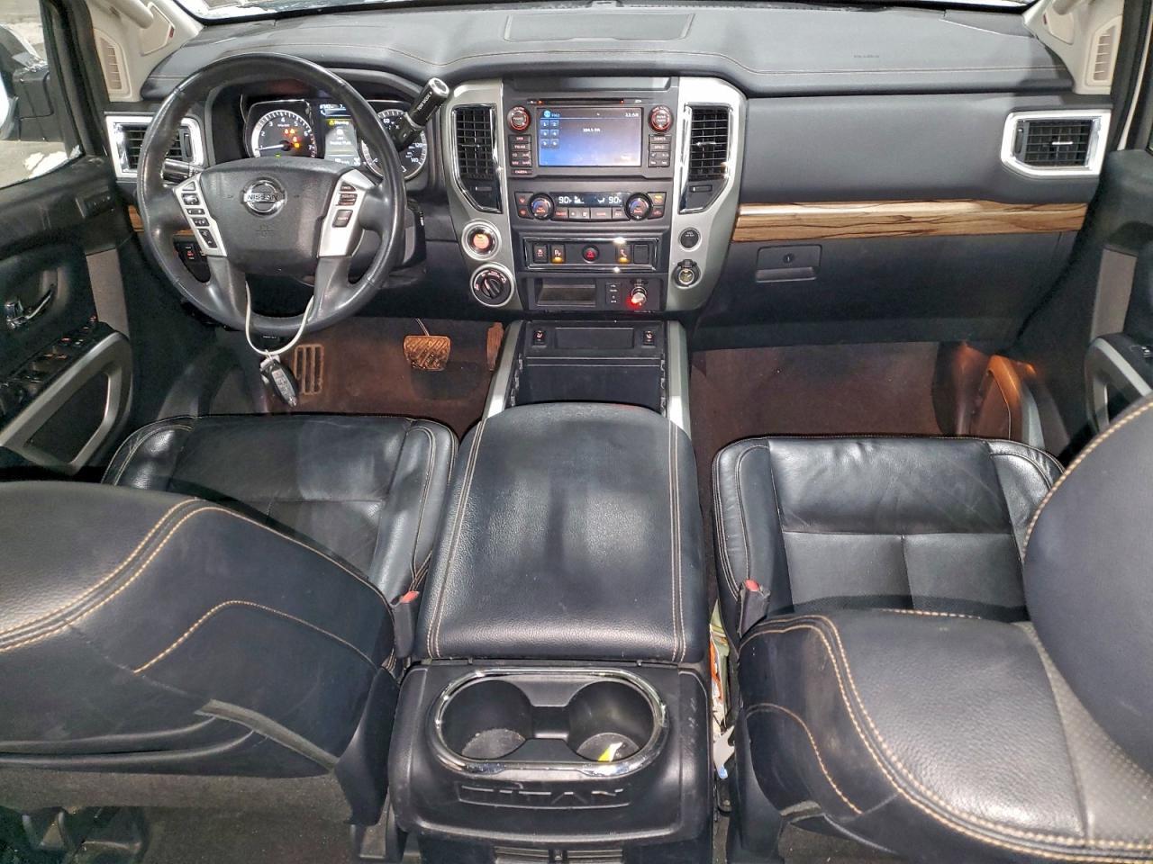 2017 NISSAN Titan