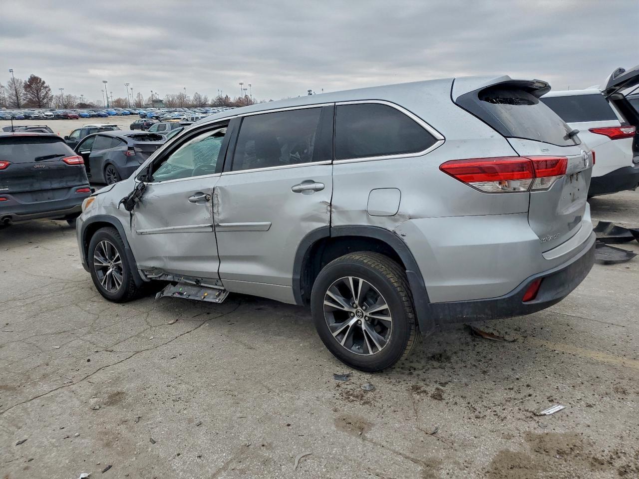 2018 TOYOTA HIGHLANDER