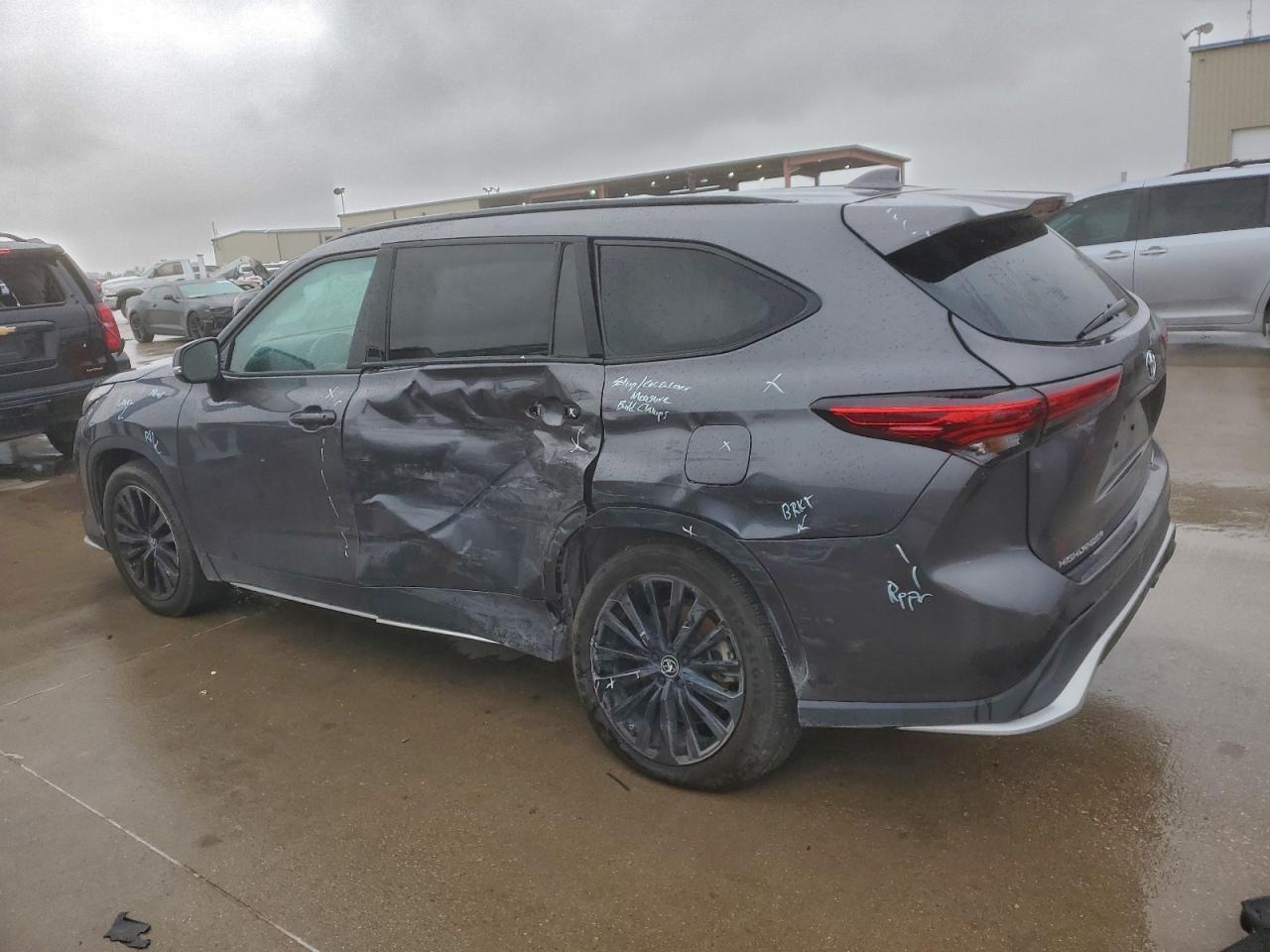 2023 TOYOTA HIGHLANDER