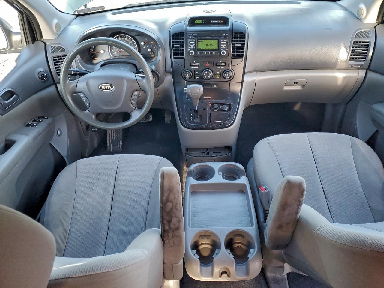 2011 KIA SEDONA