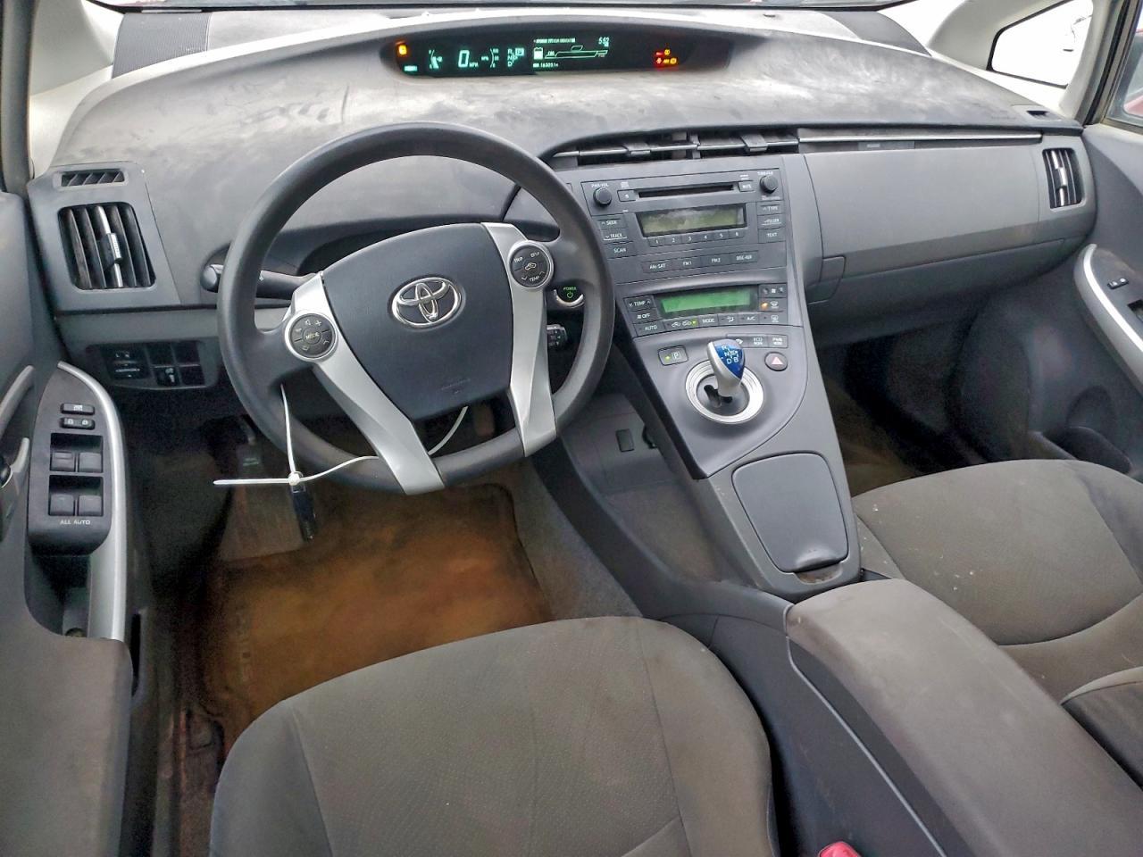2011 TOYOTA PRIUS