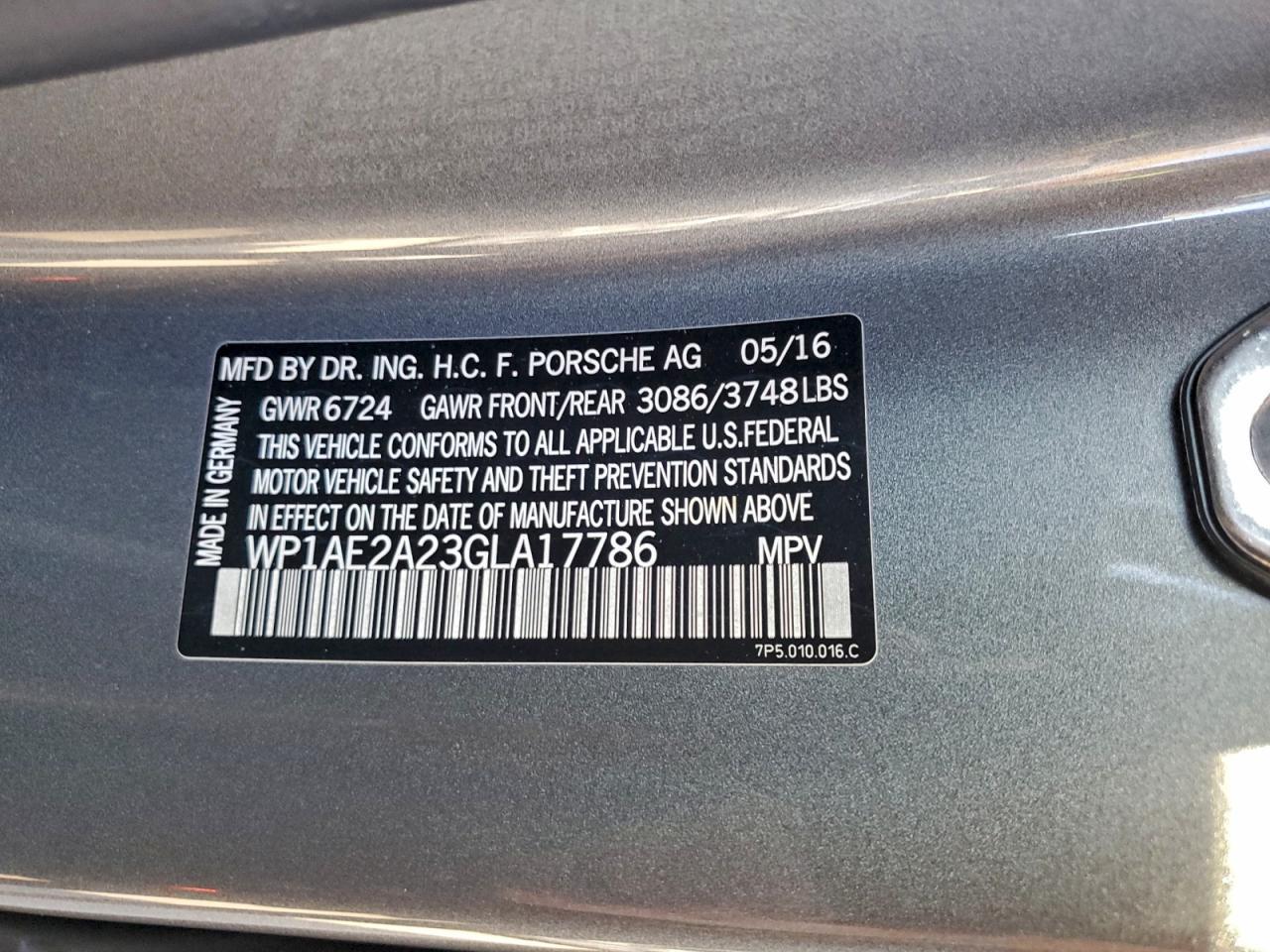 2016 PORSCHE CAYENNE