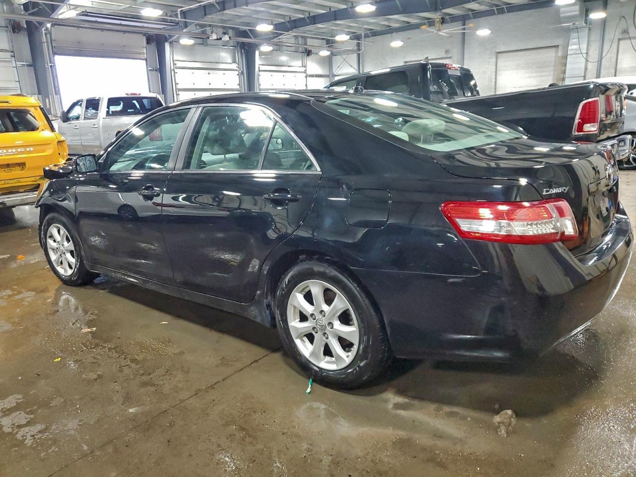 2011 TOYOTA CAMRY