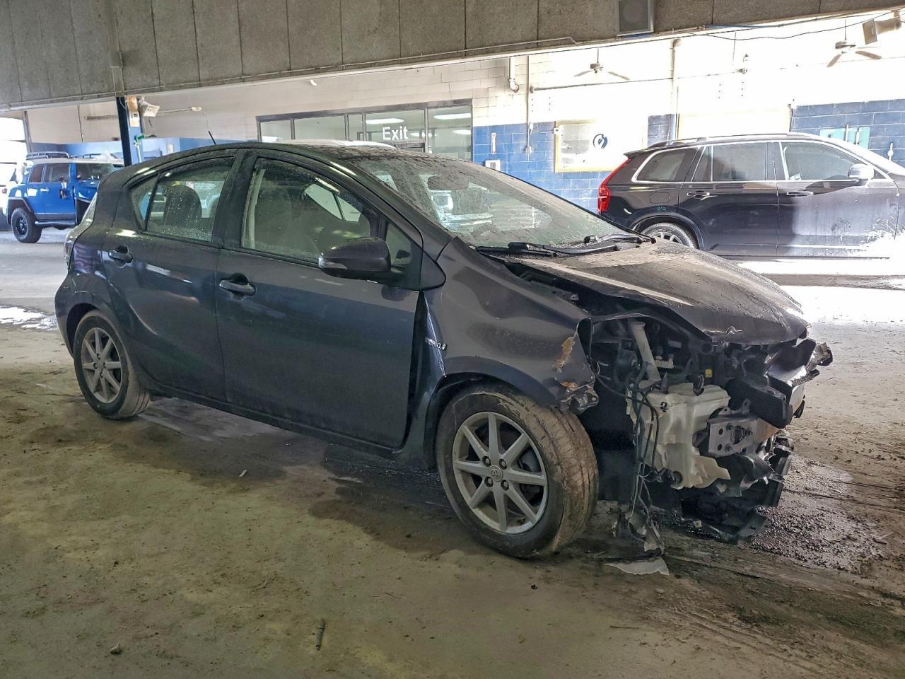 2013 TOYOTA Prius c