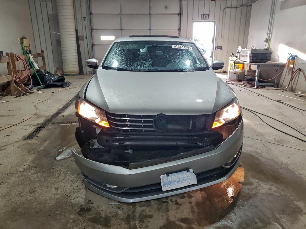 2014 VOLKSWAGEN Passat