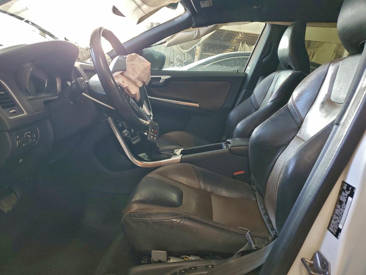2016 VOLVO XC60