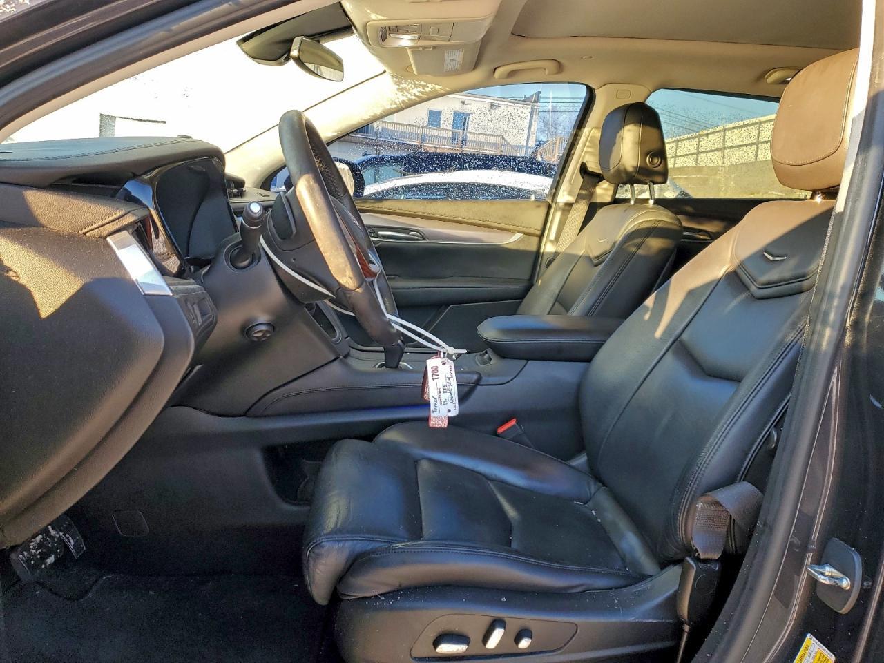 2017 CADILLAC XT5