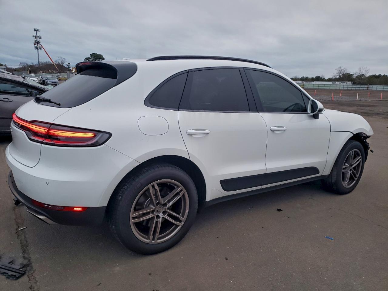 2020 PORSCHE Macan
