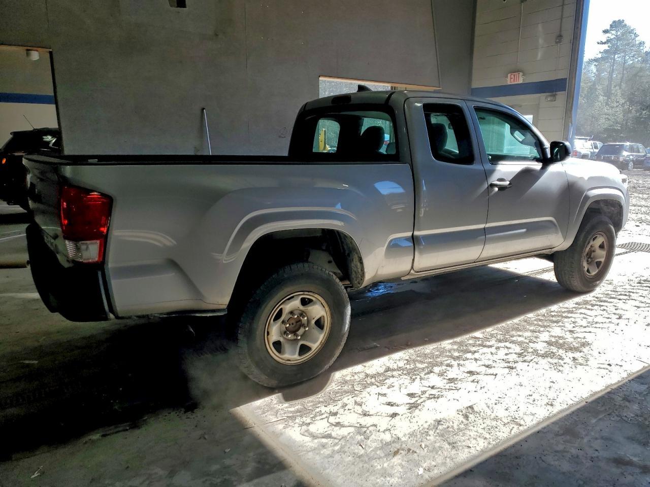 2016 TOYOTA TACOMA