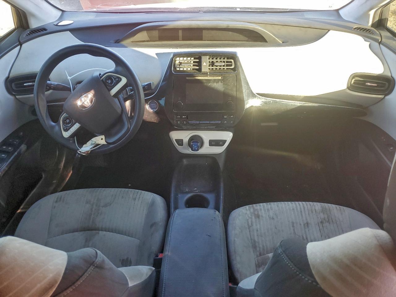 2016 TOYOTA PRIUS
