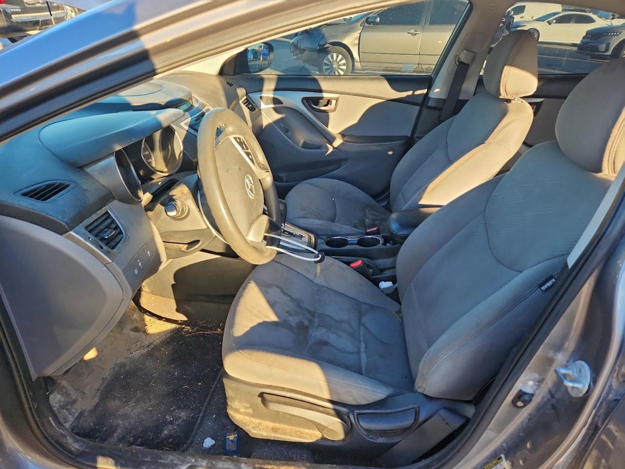 2012 HYUNDAI ELANTRA