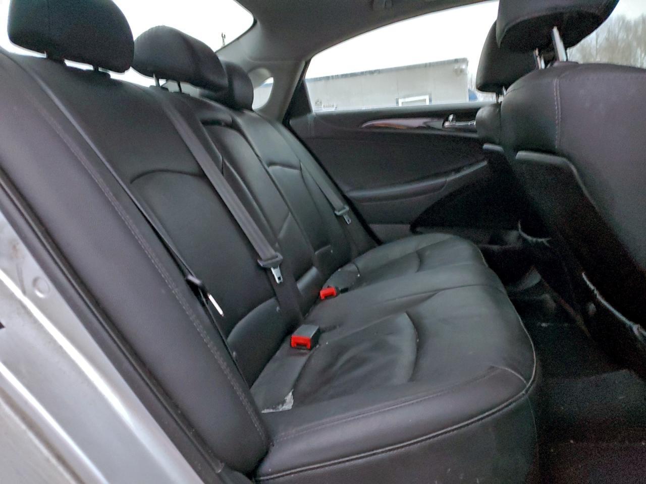 2011 HYUNDAI SONATA