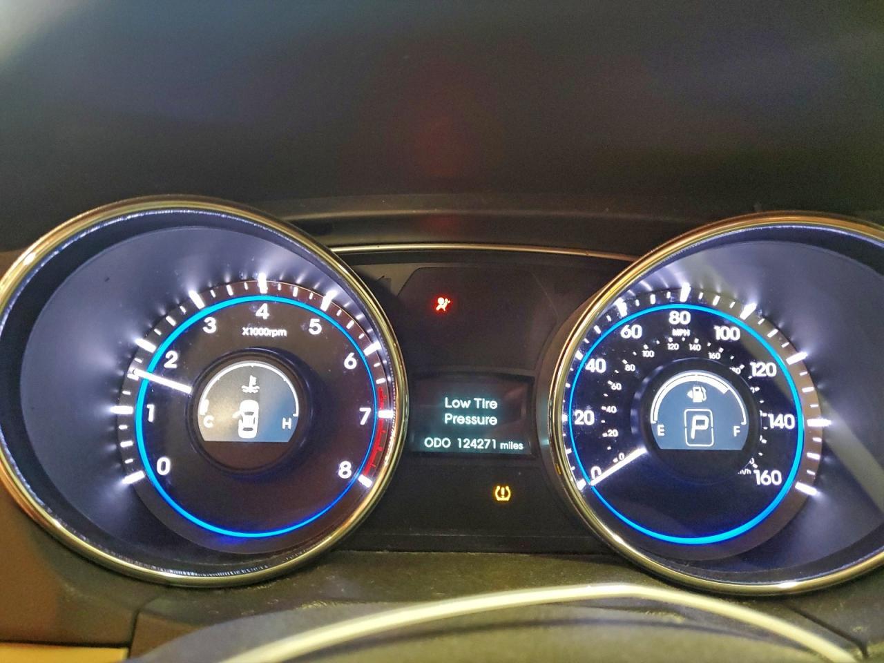 2011 HYUNDAI SONATA