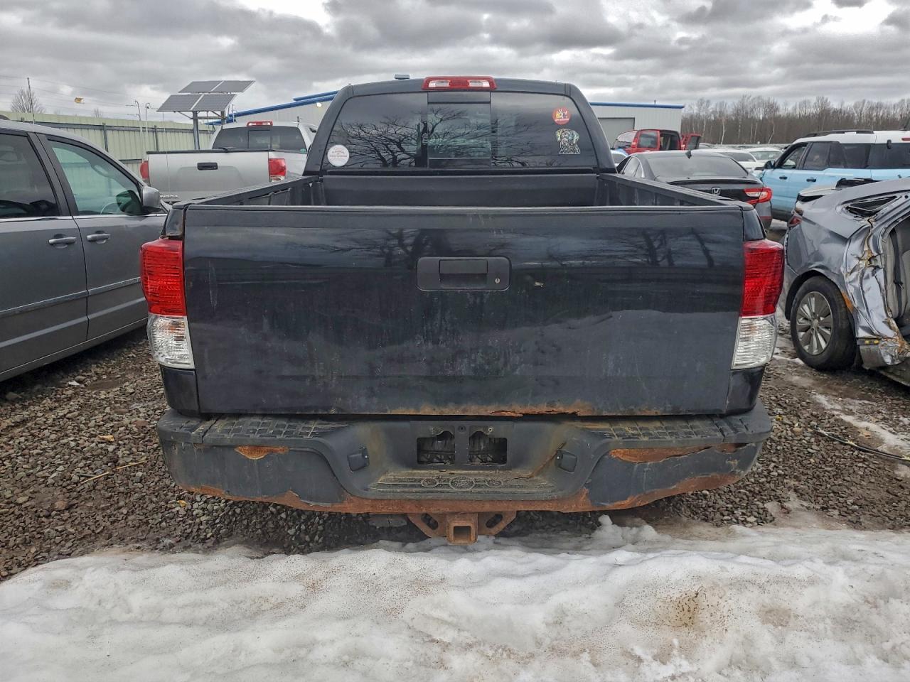 2011 TOYOTA TUNDRA