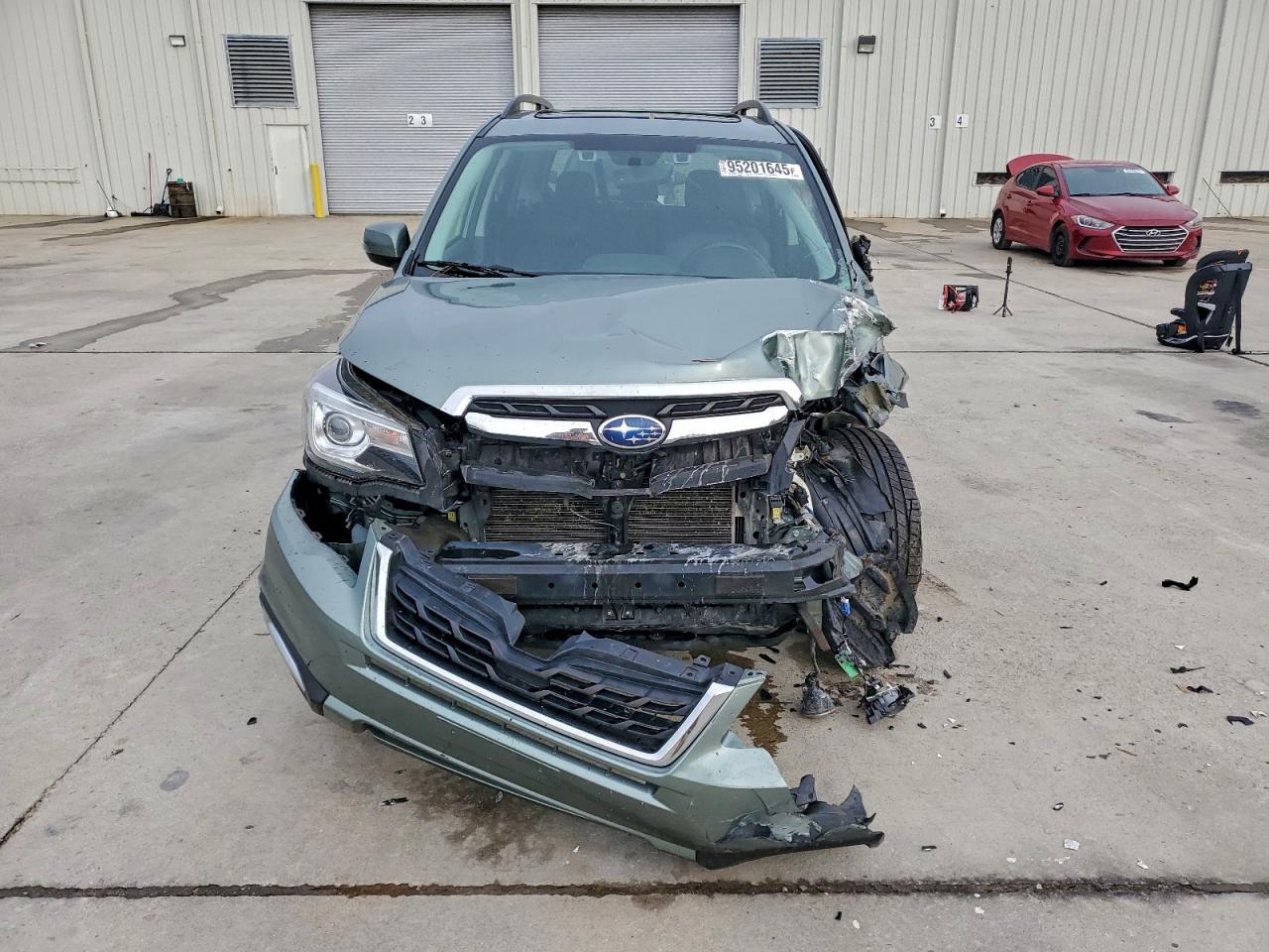 2017 SUBARU FORESTER