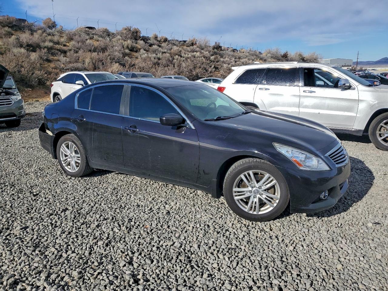 2013 INFINITI G37