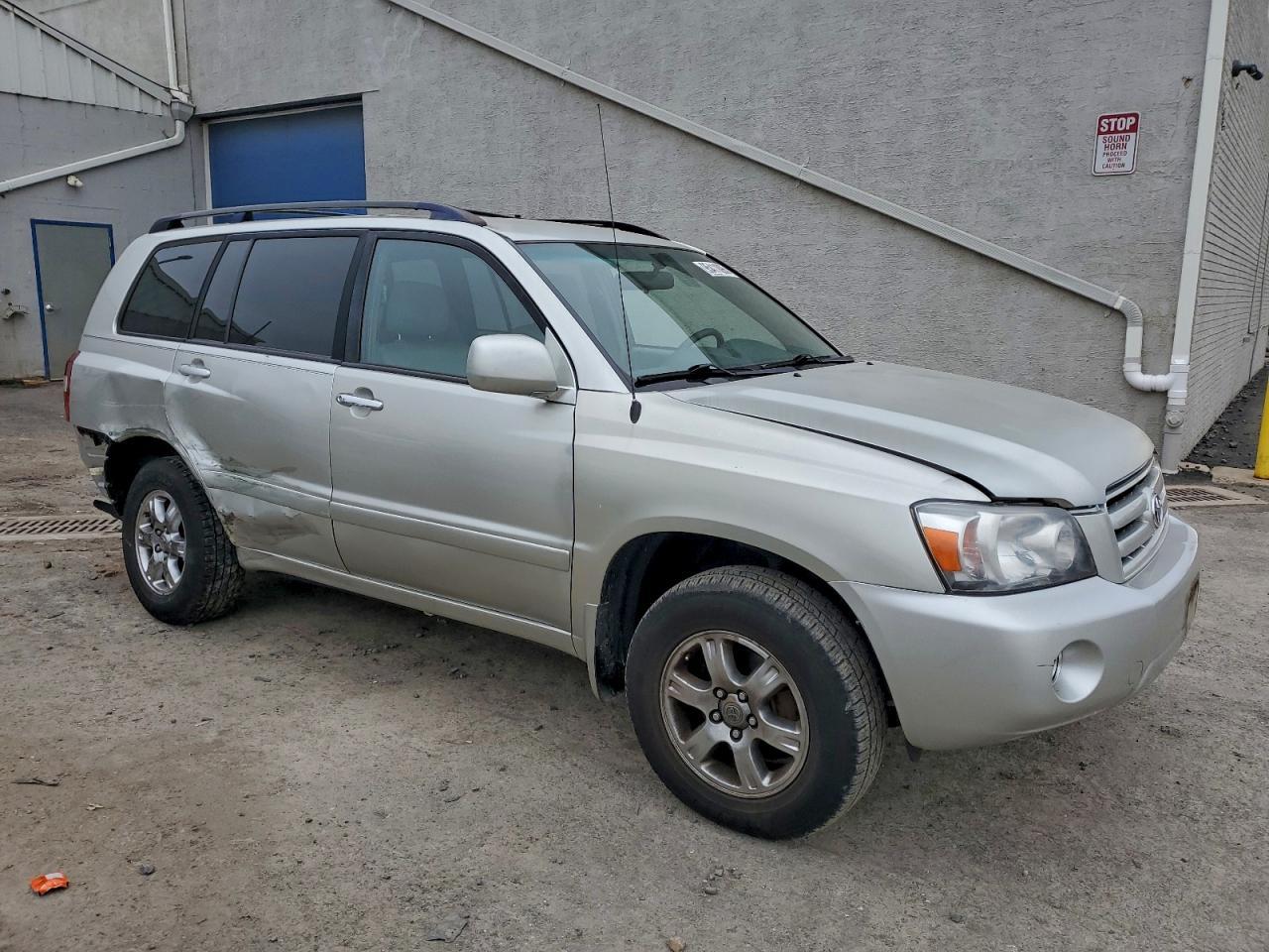 2006 TOYOTA HIGHLANDER