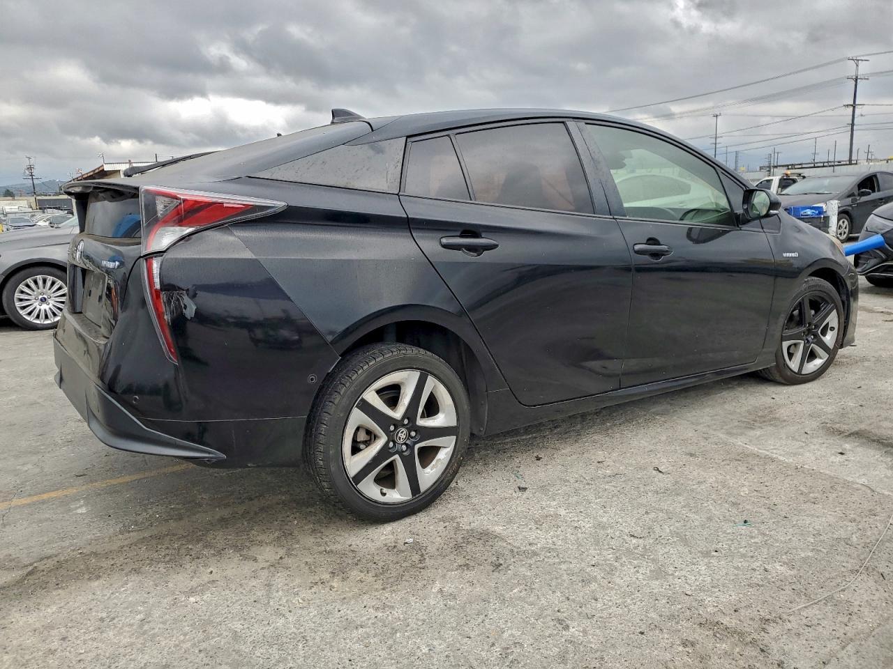 2017 TOYOTA PRIUS
