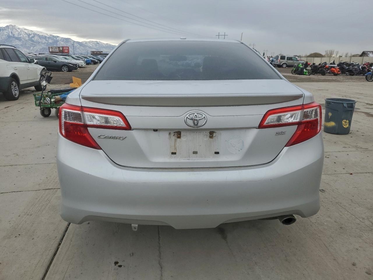 2014 TOYOTA CAMRY