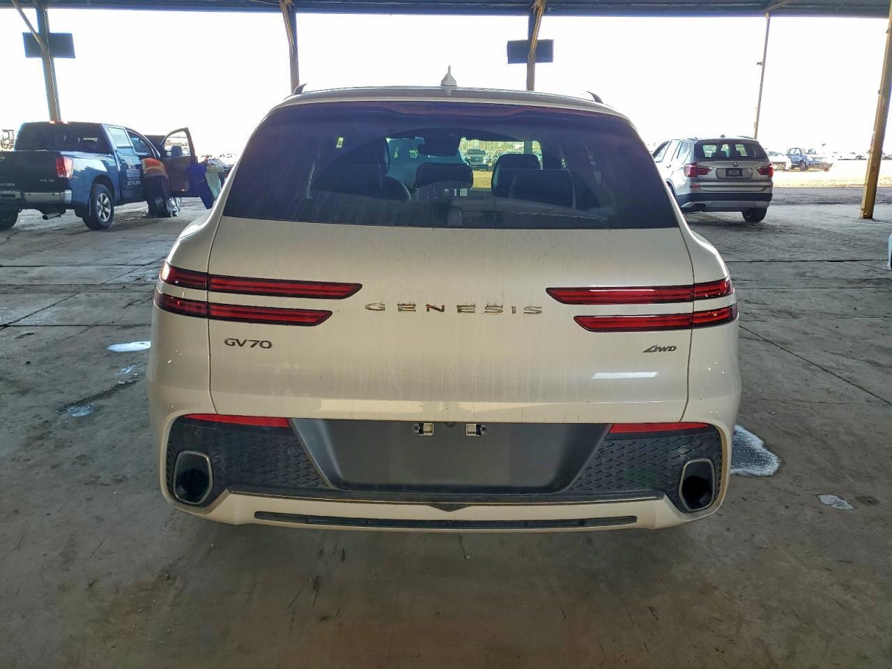 2025 GENESIS GV70