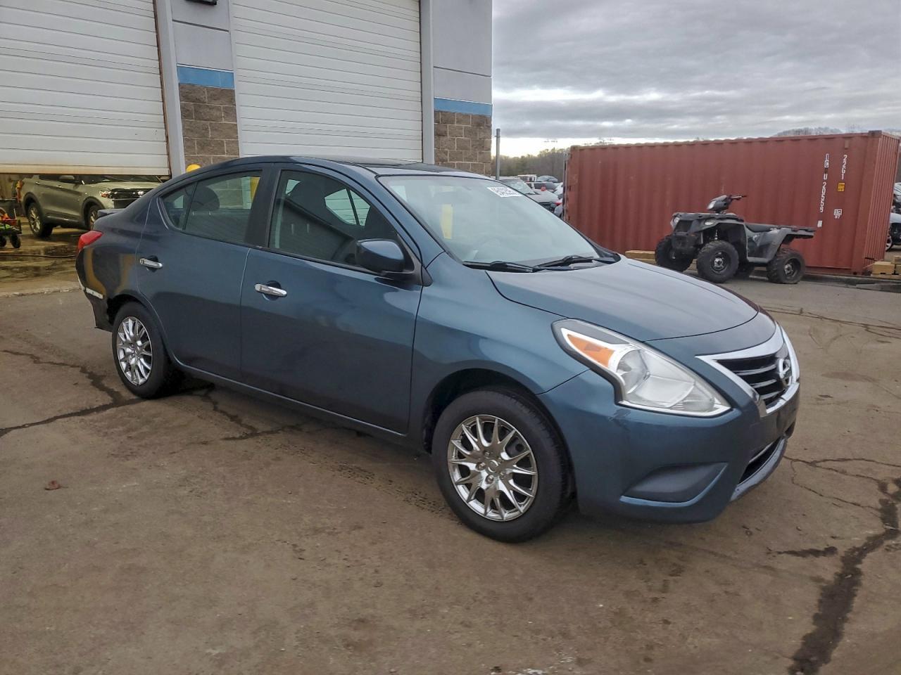 2015 NISSAN VERSA