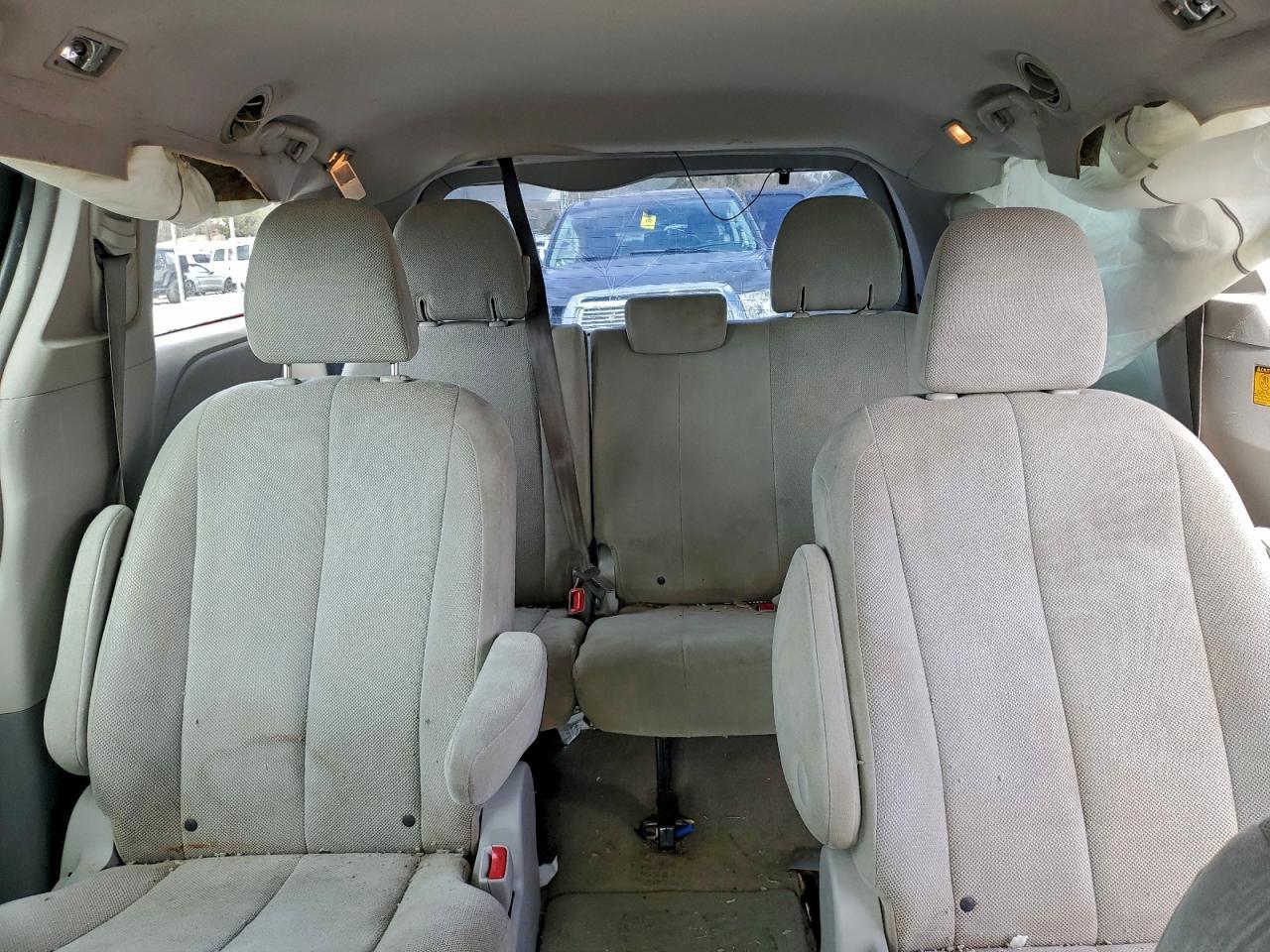 2012 TOYOTA SIENNA