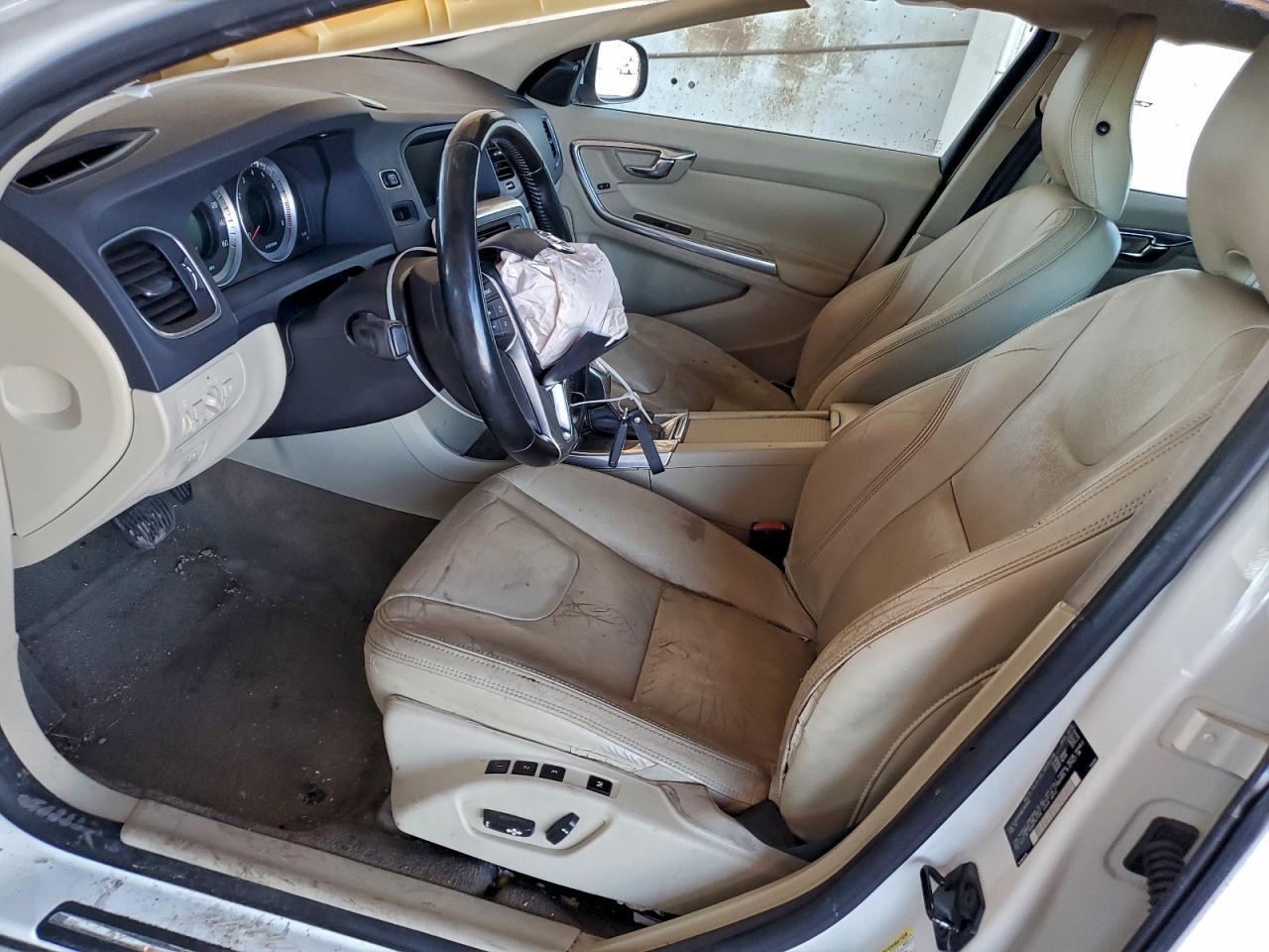 2013 VOLVO S60