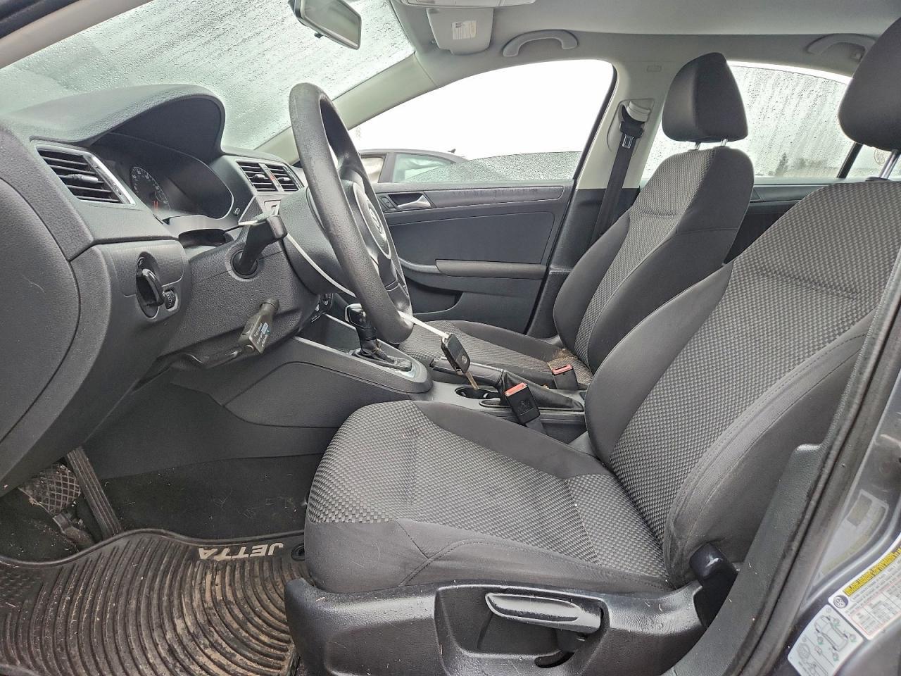 2011 VOLKSWAGEN JETTA