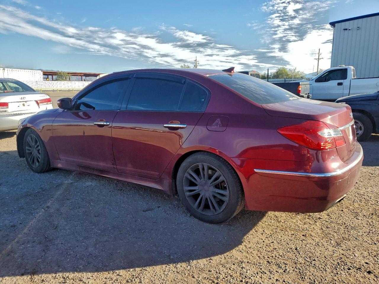 2013 HYUNDAI GENESIS
