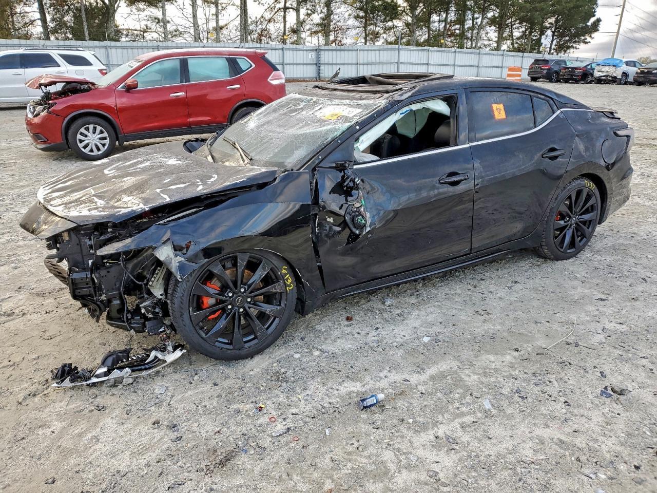 2023 NISSAN Maxima