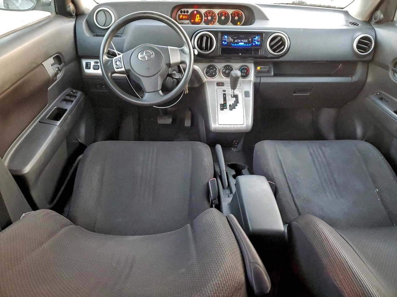 2010 TOYOTA SCION