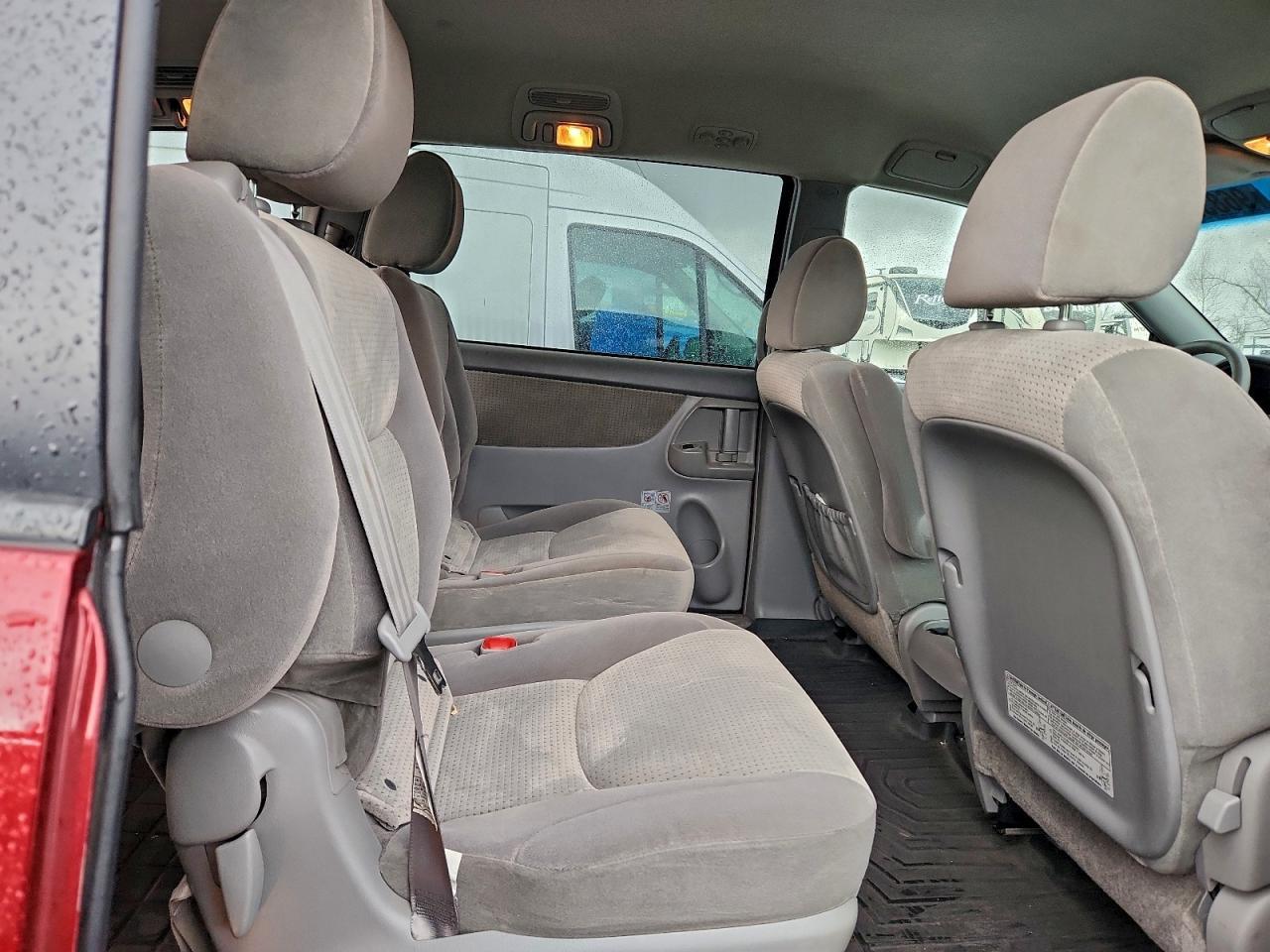 2009 TOYOTA SIENNA