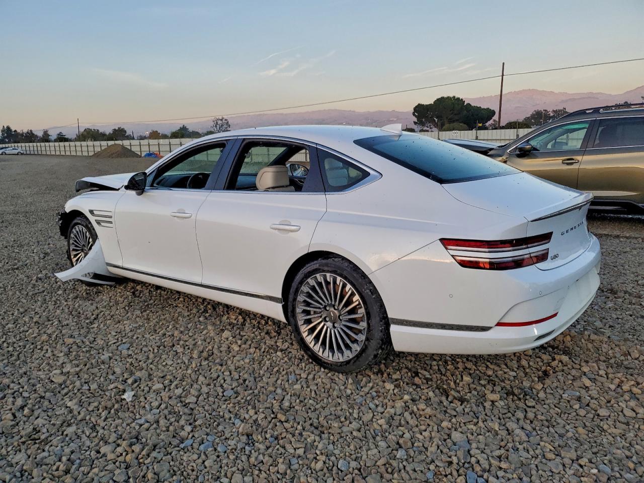 2023 GENESIS G80