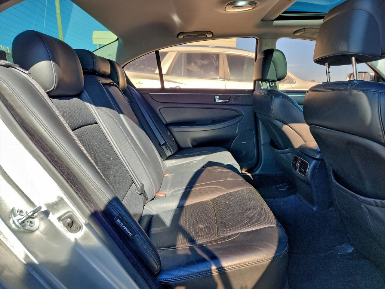 2011 HYUNDAI GENESIS
