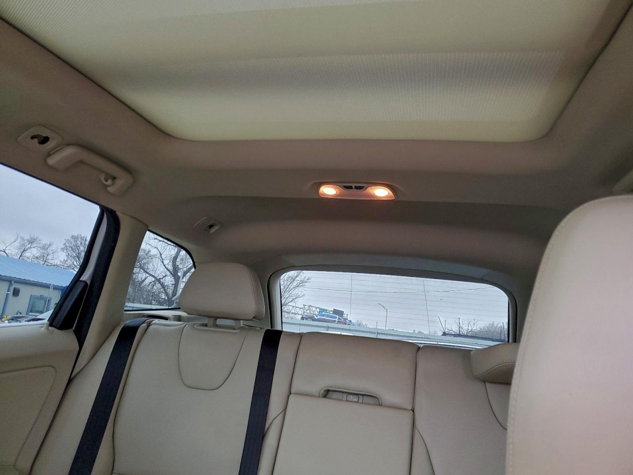 2015 VOLVO XC60