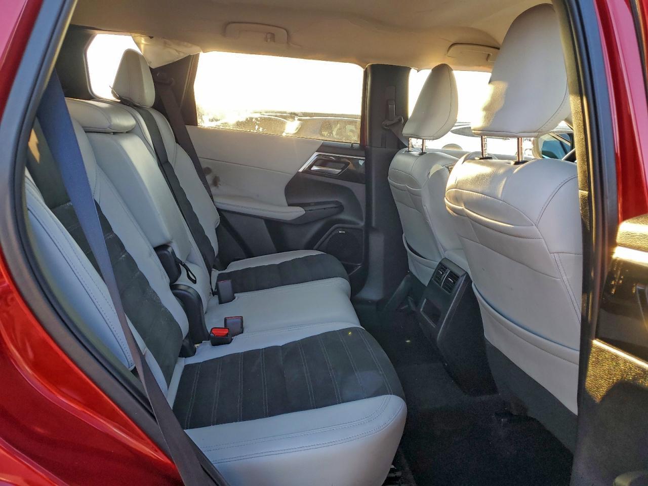 2025 MITSUBISHI outlander