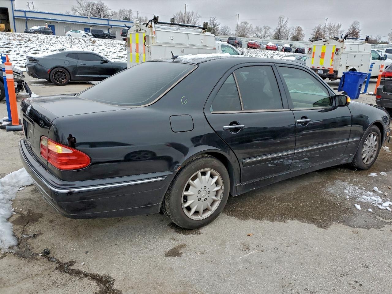 2000 MERCEDES-BENZ E-Class