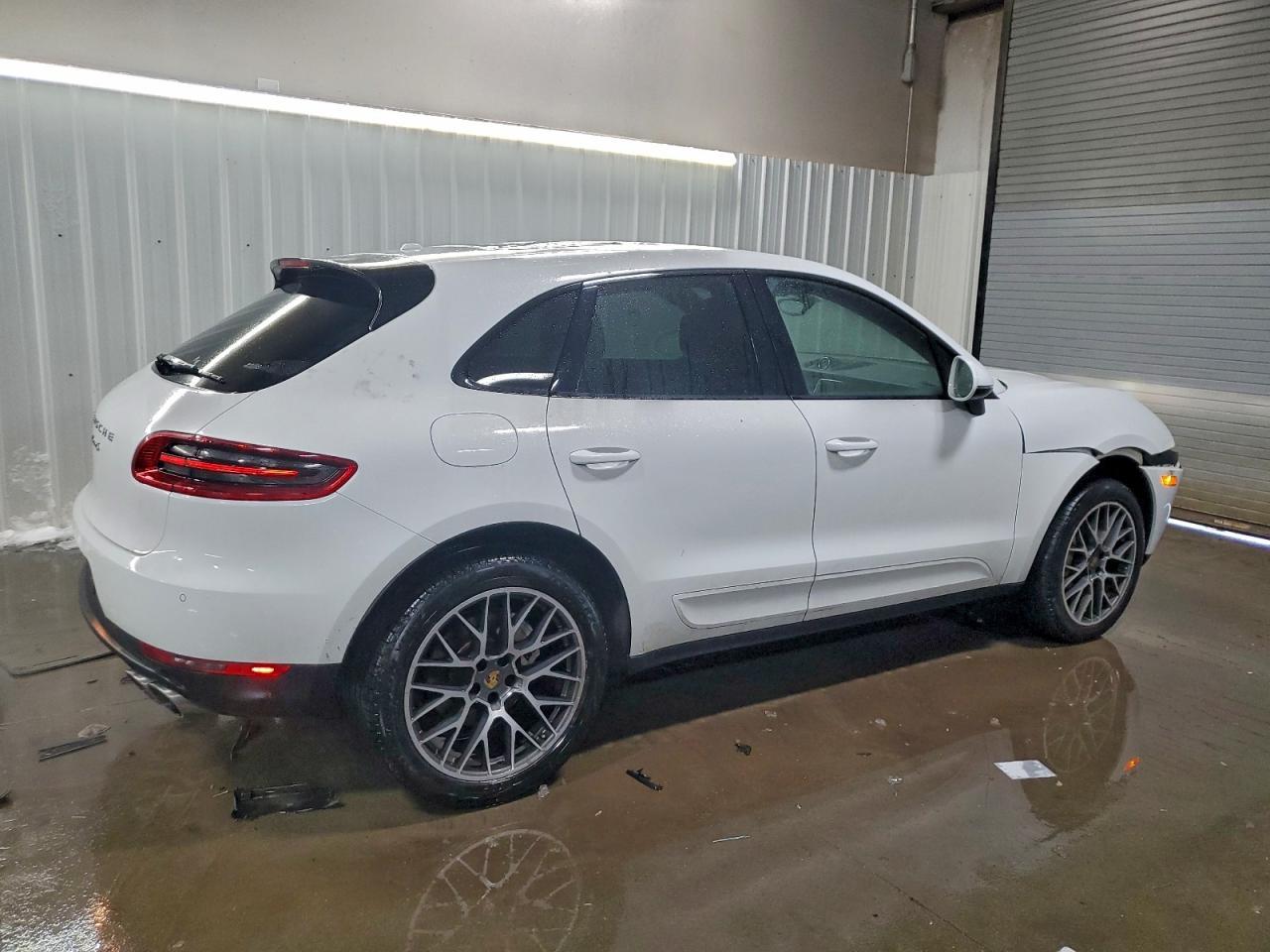 2016 PORSCHE Macan