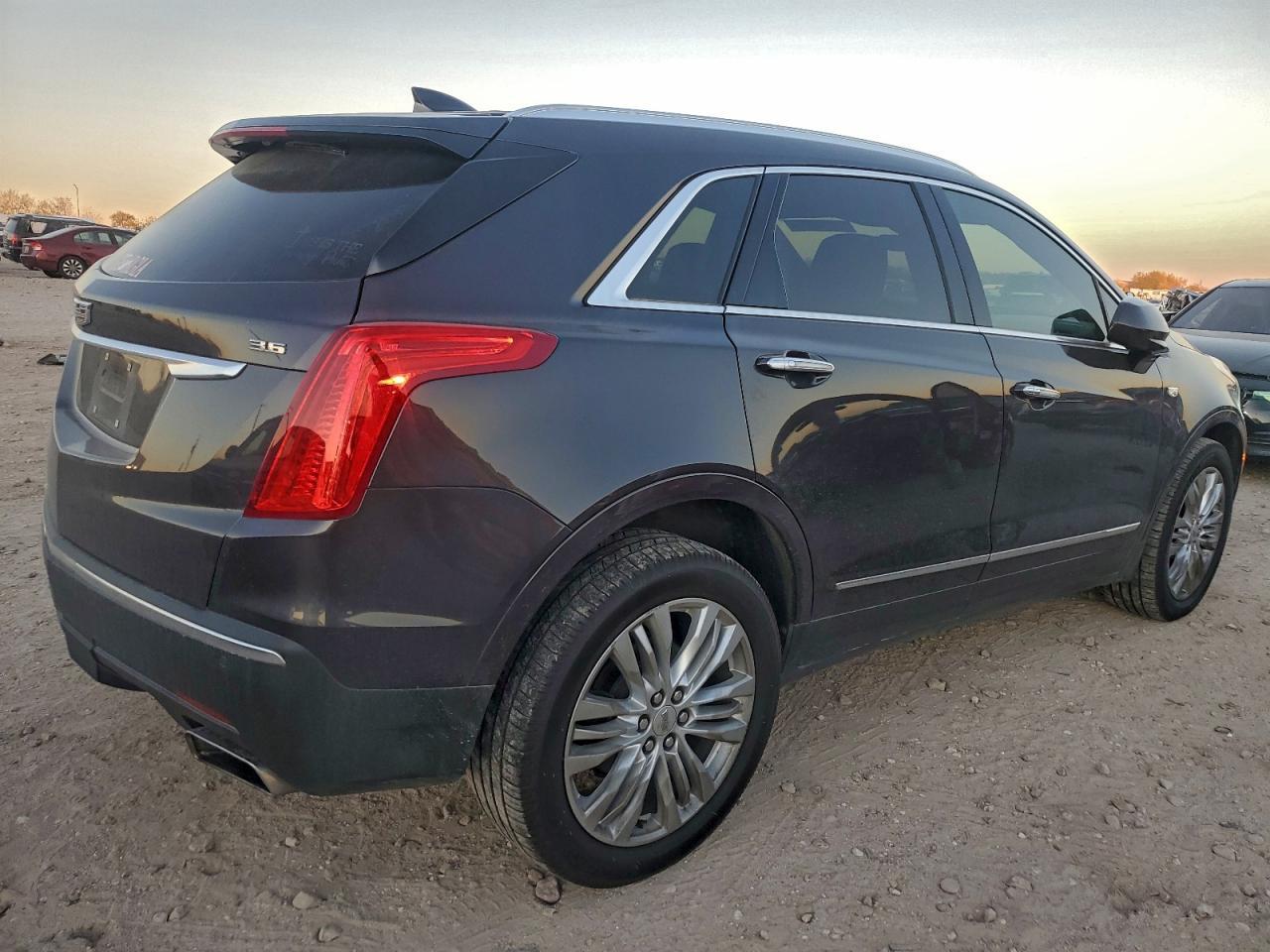 2017 CADILLAC XT5