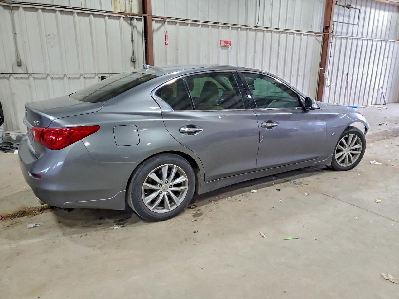 2015 INFINITI Q50