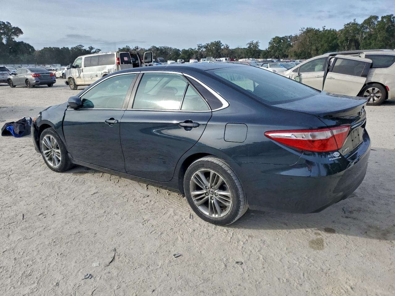 2015 TOYOTA CAMRY