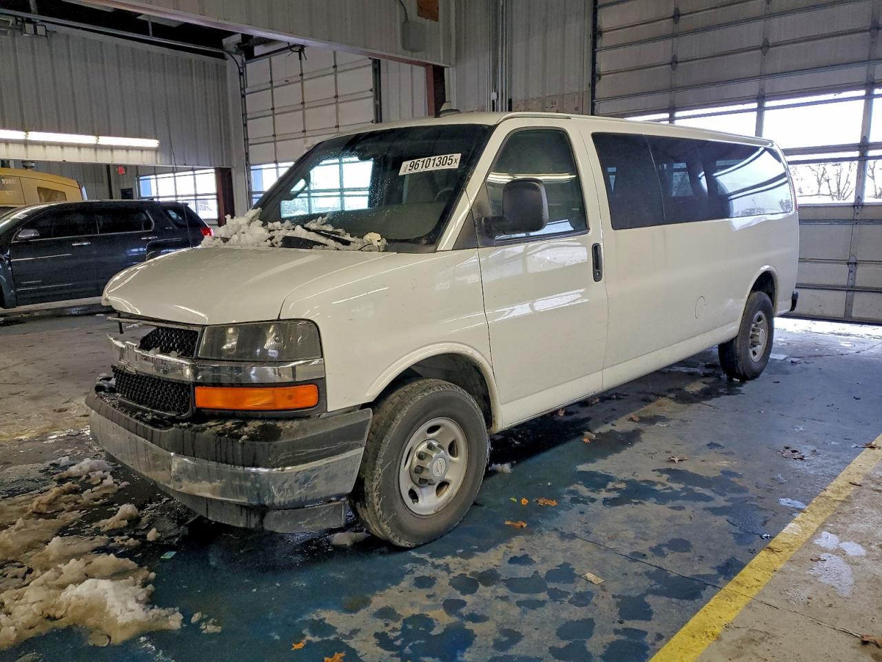 2017 CHEVROLET Express 3500